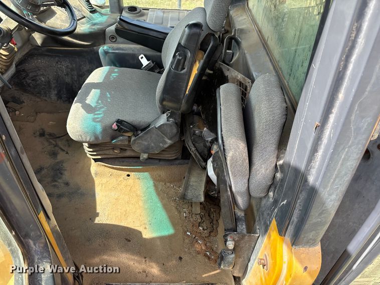 image for item FB3431 2008 John Deere 400D articulated haul truck