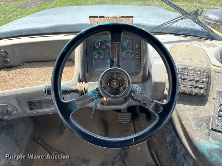 image for item FB3431 2008 John Deere 400D articulated haul truck