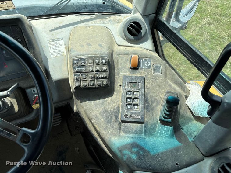 image for item FB3431 2008 John Deere 400D articulated haul truck