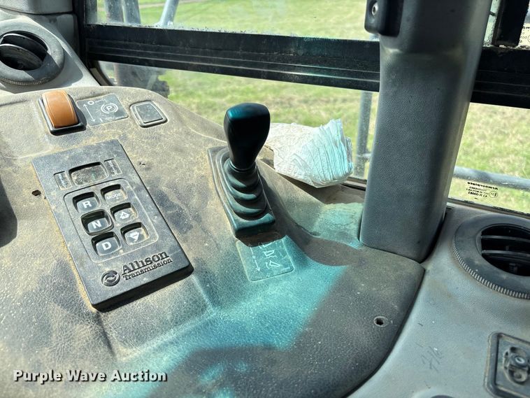 image for item FB3431 2008 John Deere 400D articulated haul truck