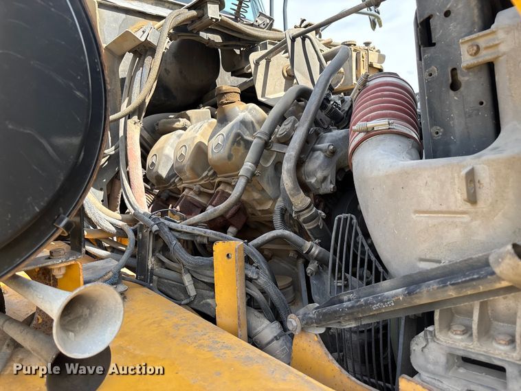 image for item FB3431 2008 John Deere 400D articulated haul truck