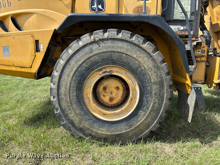 image for item FB3431 2008 John Deere 400D articulated haul truck