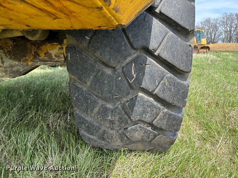 image for item FB3431 2008 John Deere 400D articulated haul truck