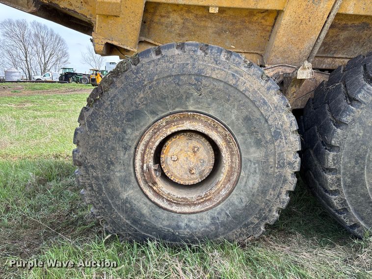 image for item FB3431 2008 John Deere 400D articulated haul truck