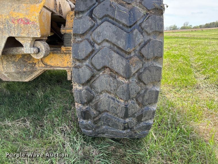 image for item FB3431 2008 John Deere 400D articulated haul truck