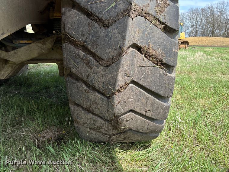 image for item FB3431 2008 John Deere 400D articulated haul truck
