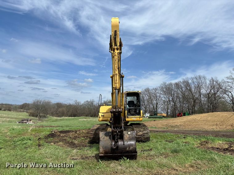 image for item FB3432 2002 Komatsu PC200LC-7L excavator