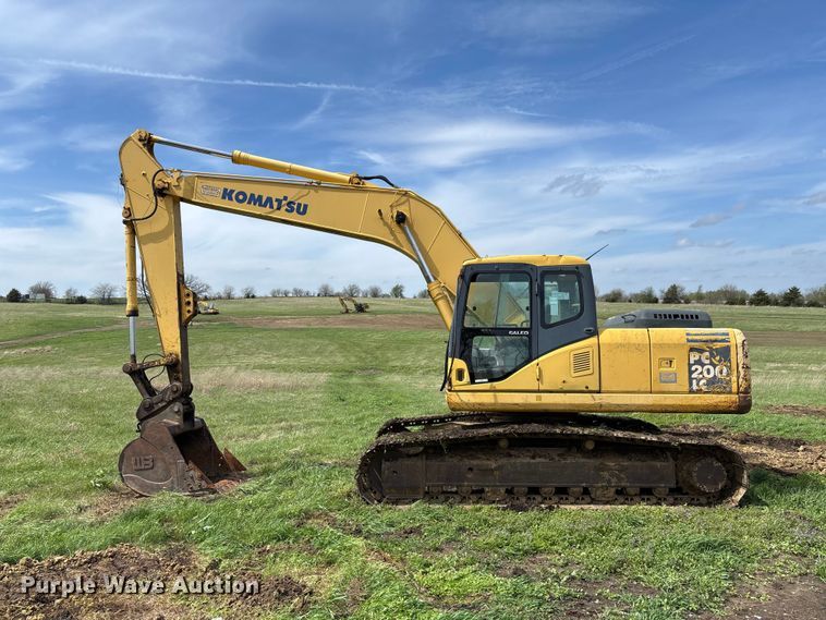 image for item FB3432 2002 Komatsu PC200LC-7L excavator