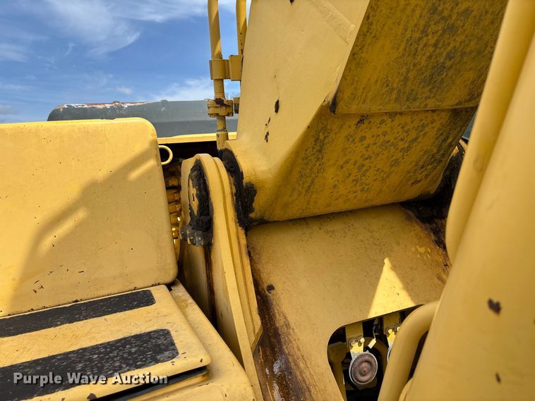 image for item FB3432 2002 Komatsu PC200LC-7L excavator