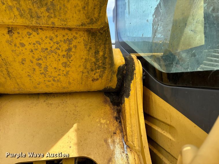 image for item FB3432 2002 Komatsu PC200LC-7L excavator