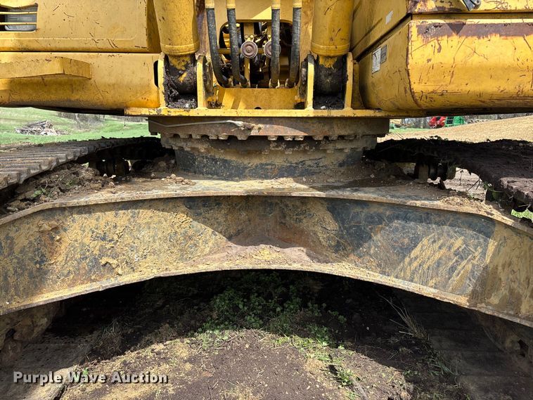 image for item FB3432 2002 Komatsu PC200LC-7L excavator