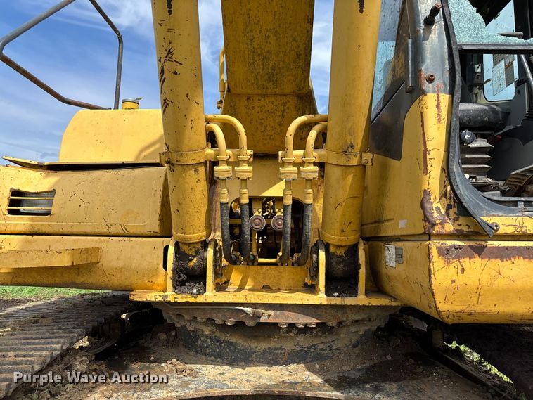 image for item FB3432 2002 Komatsu PC200LC-7L excavator