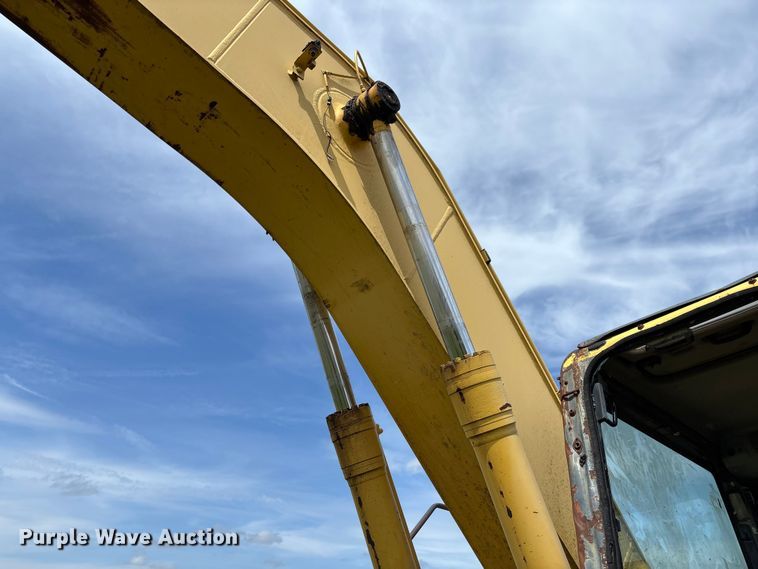 image for item FB3432 2002 Komatsu PC200LC-7L excavator