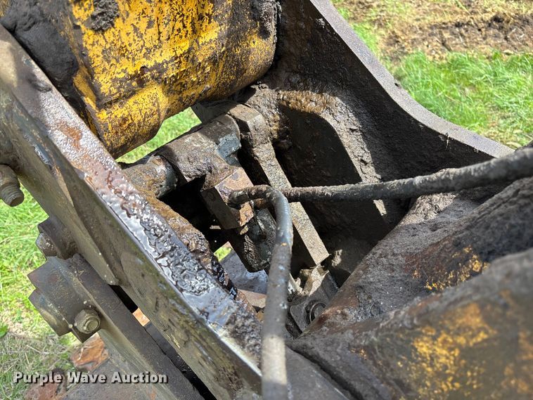 image for item FB3432 2002 Komatsu PC200LC-7L excavator