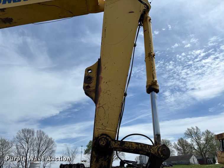 image for item FB3432 2002 Komatsu PC200LC-7L excavator