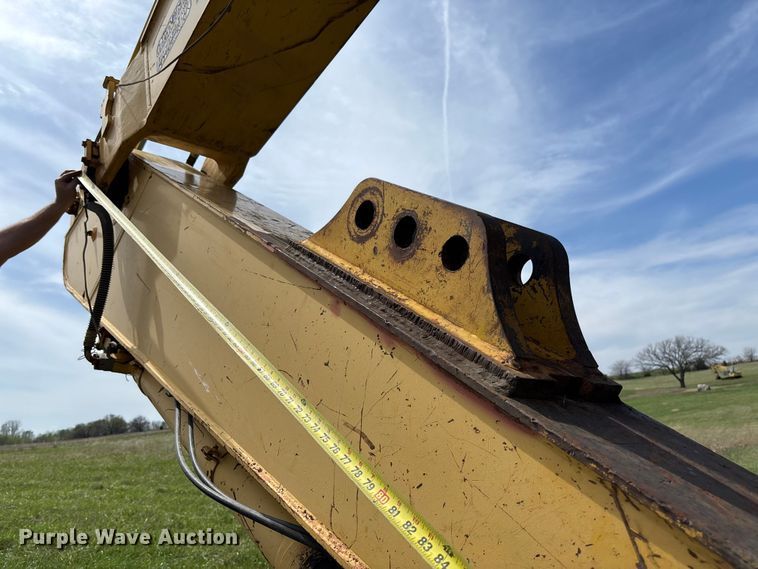 image for item FB3432 2002 Komatsu PC200LC-7L excavator