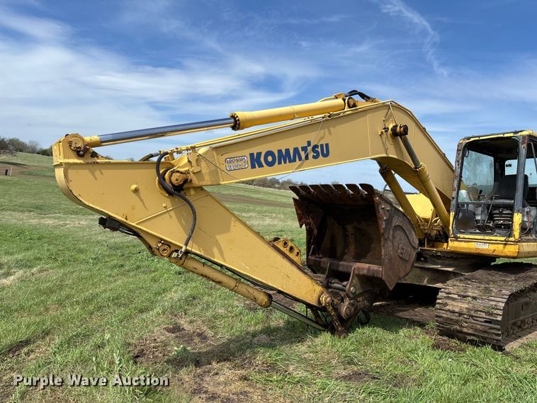 image for item FB3432 2002 Komatsu PC200LC-7L excavator