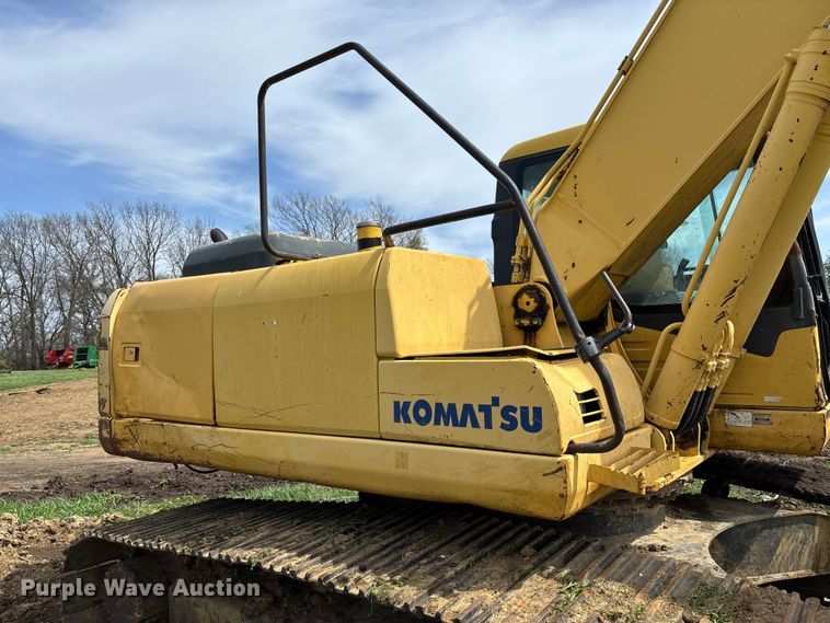 image for item FB3432 2002 Komatsu PC200LC-7L excavator