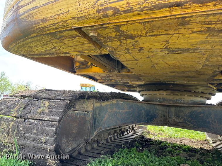 image for item FB3432 2002 Komatsu PC200LC-7L excavator