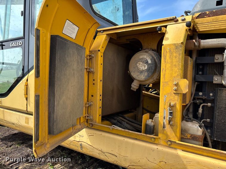 image for item FB3432 2002 Komatsu PC200LC-7L excavator