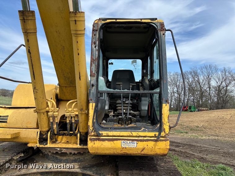 image for item FB3432 2002 Komatsu PC200LC-7L excavator