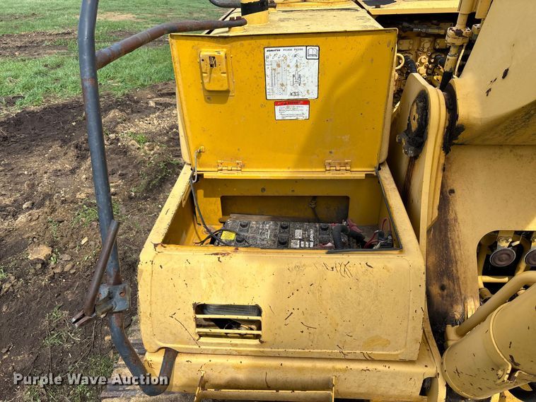 image for item FB3432 2002 Komatsu PC200LC-7L excavator