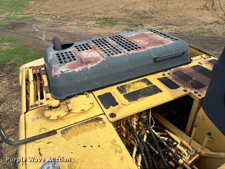 image for item FB3432 2002 Komatsu PC200LC-7L excavator