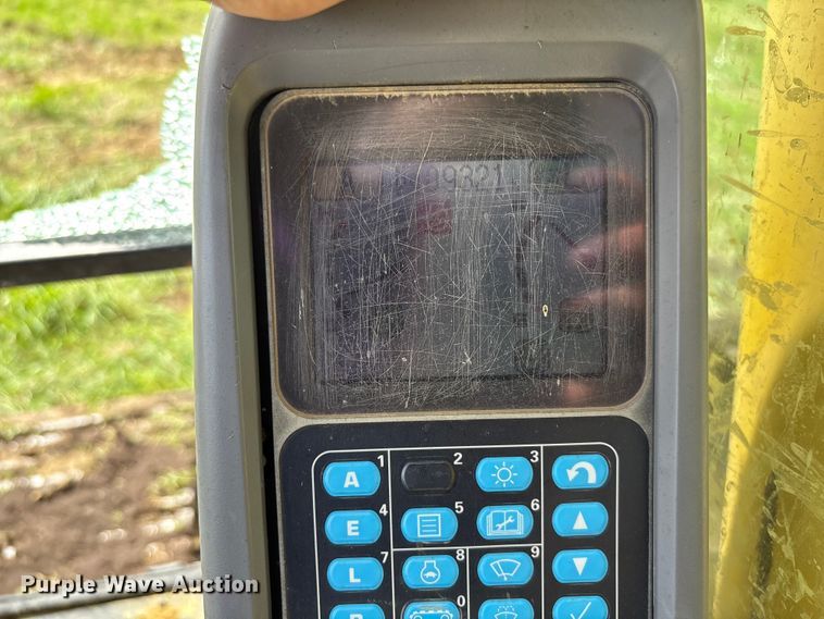 image for item FB3432 2002 Komatsu PC200LC-7L excavator