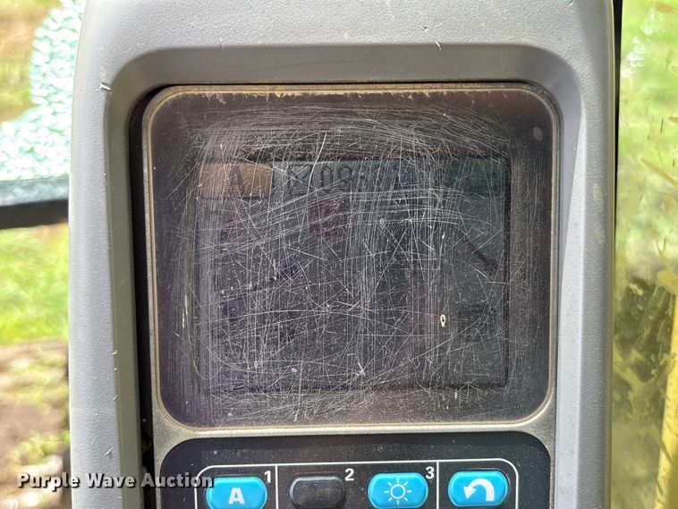 image for item FB3432 2002 Komatsu PC200LC-7L excavator