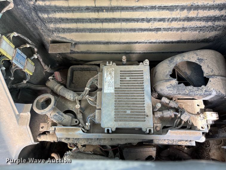 image for item FB3432 2002 Komatsu PC200LC-7L excavator