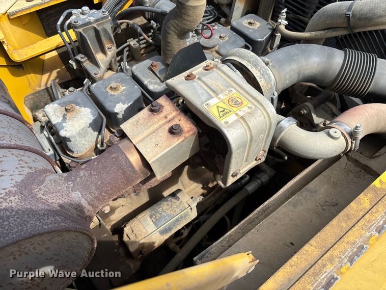 image for item FB3432 2002 Komatsu PC200LC-7L excavator