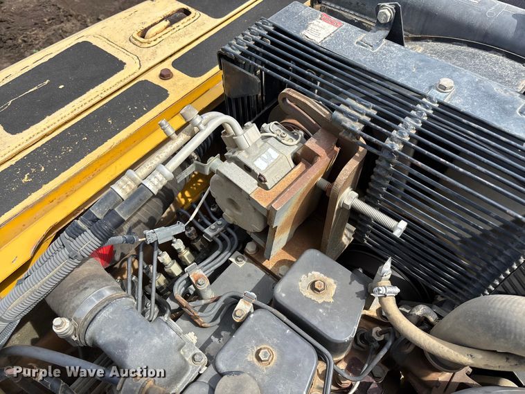 image for item FB3432 2002 Komatsu PC200LC-7L excavator