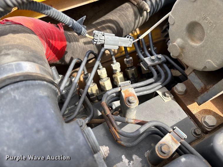 image for item FB3432 2002 Komatsu PC200LC-7L excavator