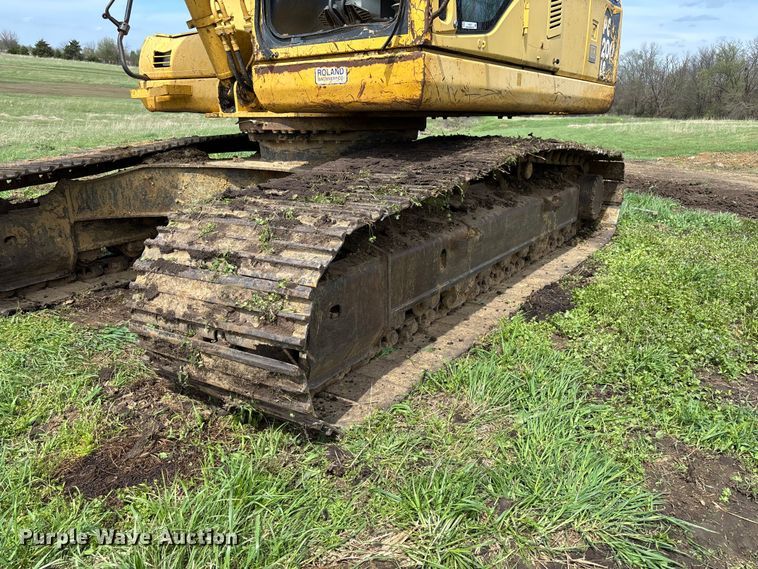 image for item FB3432 2002 Komatsu PC200LC-7L excavator