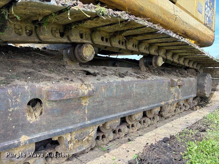 image for item FB3432 2002 Komatsu PC200LC-7L excavator