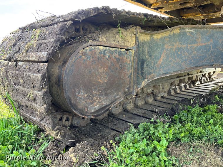 image for item FB3432 2002 Komatsu PC200LC-7L excavator