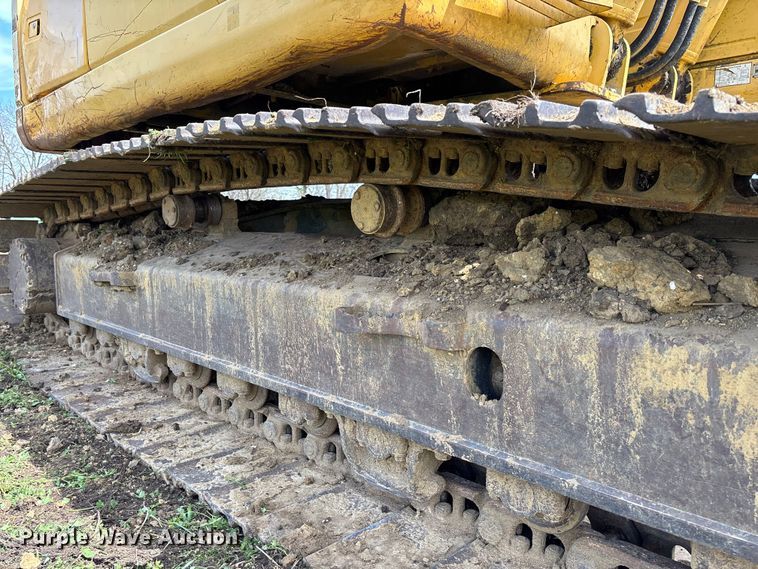 image for item FB3432 2002 Komatsu PC200LC-7L excavator