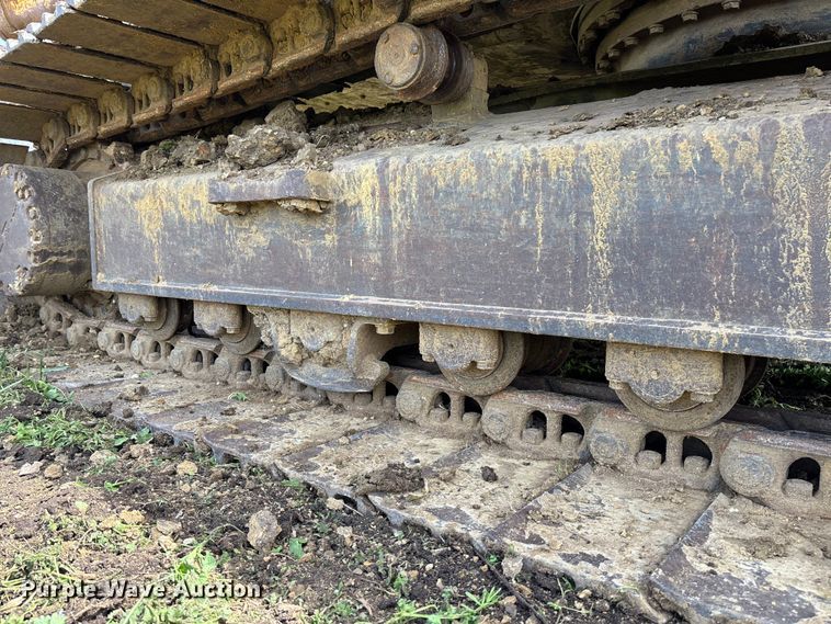 image for item FB3432 2002 Komatsu PC200LC-7L excavator