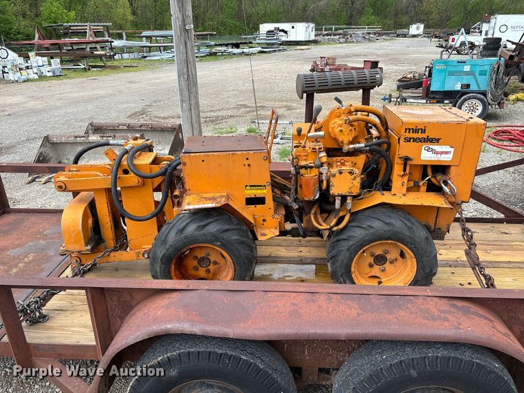 image for item FB3448 1980 Case Mini-Sneaker vibratory cable plow