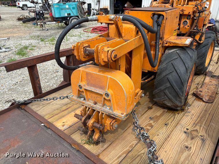 image for item FB3448 1980 Case Mini-Sneaker vibratory cable plow