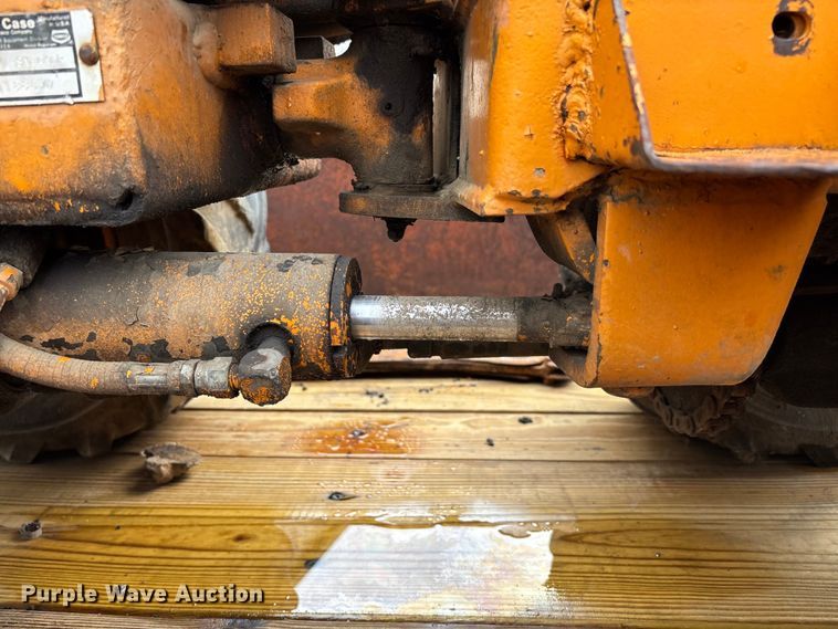 image for item FB3448 1980 Case Mini-Sneaker vibratory cable plow