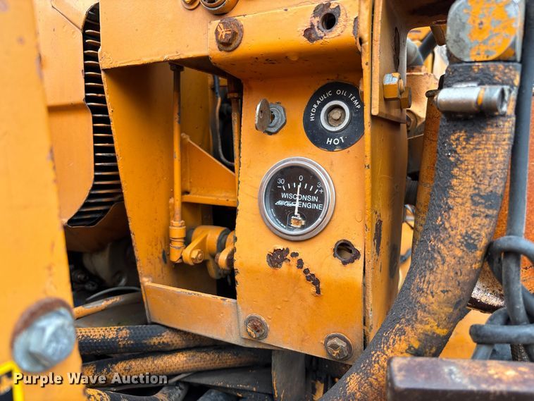 image for item FB3448 1980 Case Mini-Sneaker vibratory cable plow