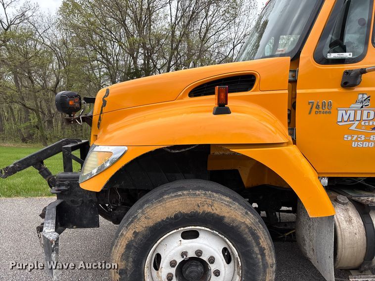 image for item FB3450 2005 International 7400 Crew Cab dump truck