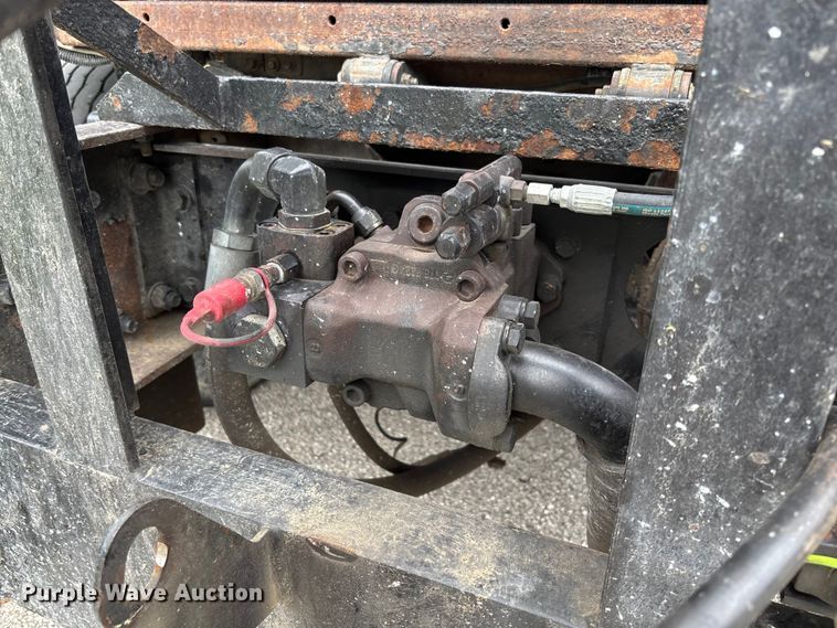 image for item FB3450 2005 International 7400 Crew Cab dump truck