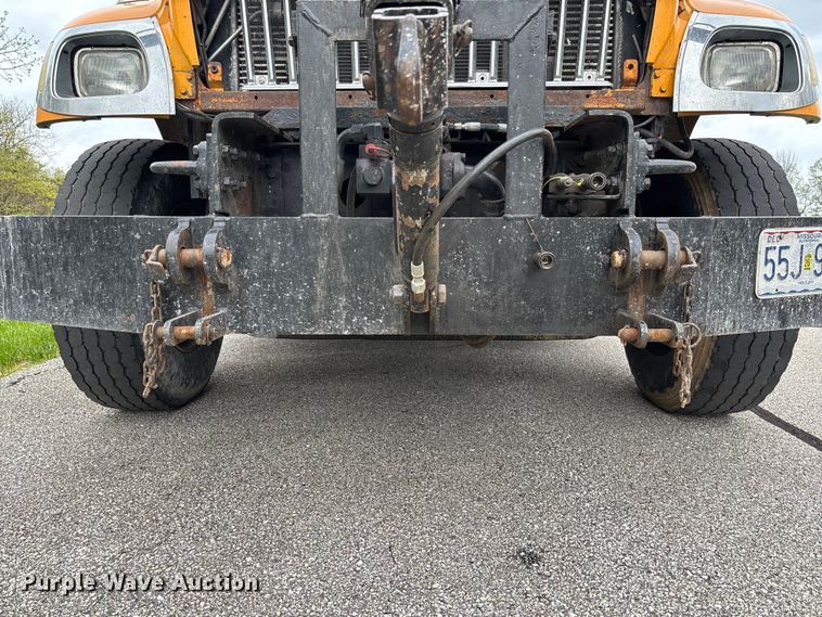 image for item FB3450 2005 International 7400 Crew Cab dump truck