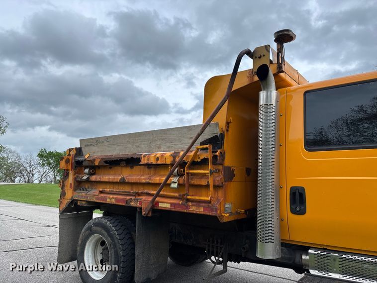 image for item FB3450 2005 International 7400 Crew Cab dump truck
