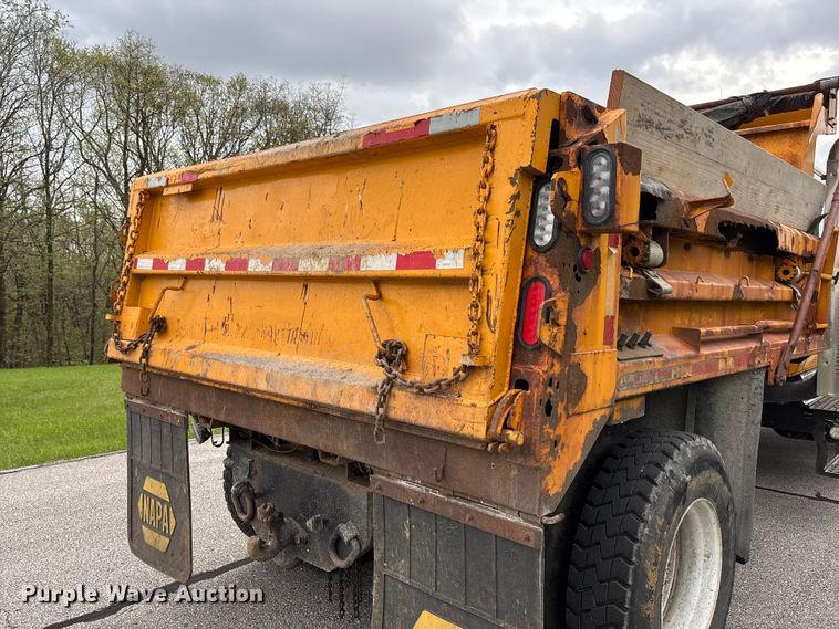 image for item FB3450 2005 International 7400 Crew Cab dump truck