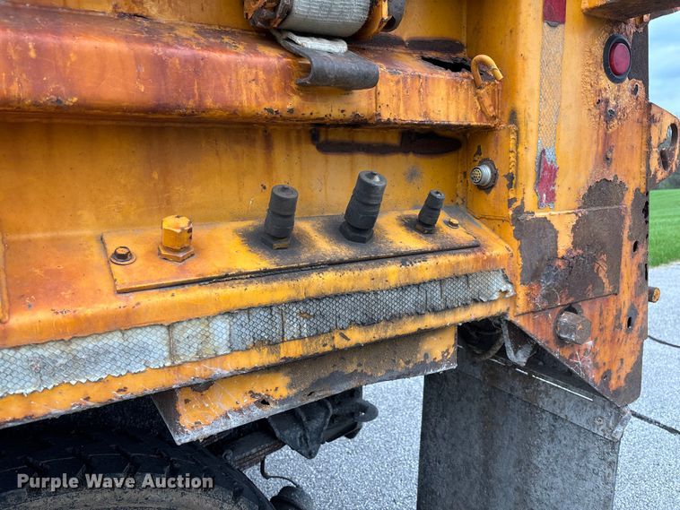 image for item FB3450 2005 International 7400 Crew Cab dump truck