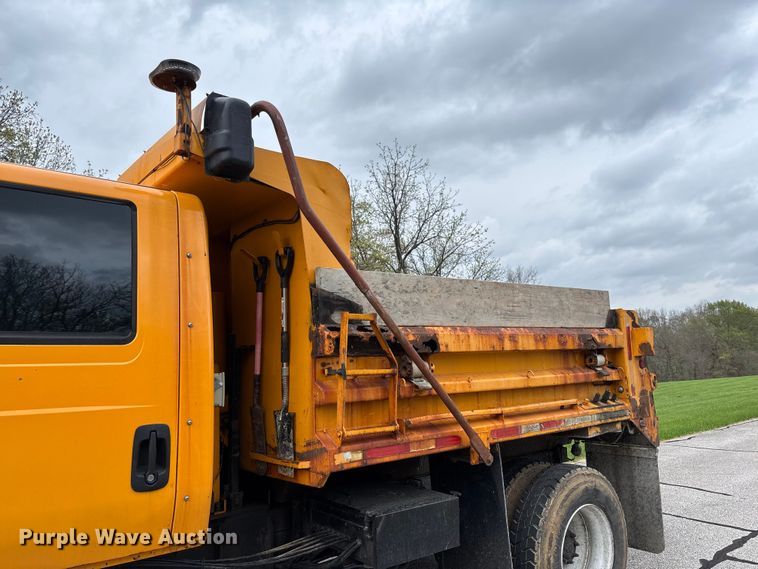 image for item FB3450 2005 International 7400 Crew Cab dump truck