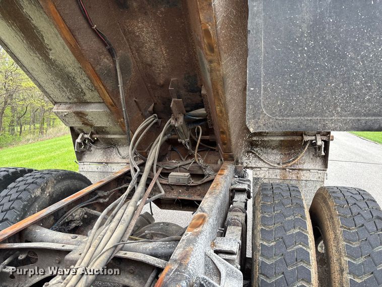 image for item FB3450 2005 International 7400 Crew Cab dump truck